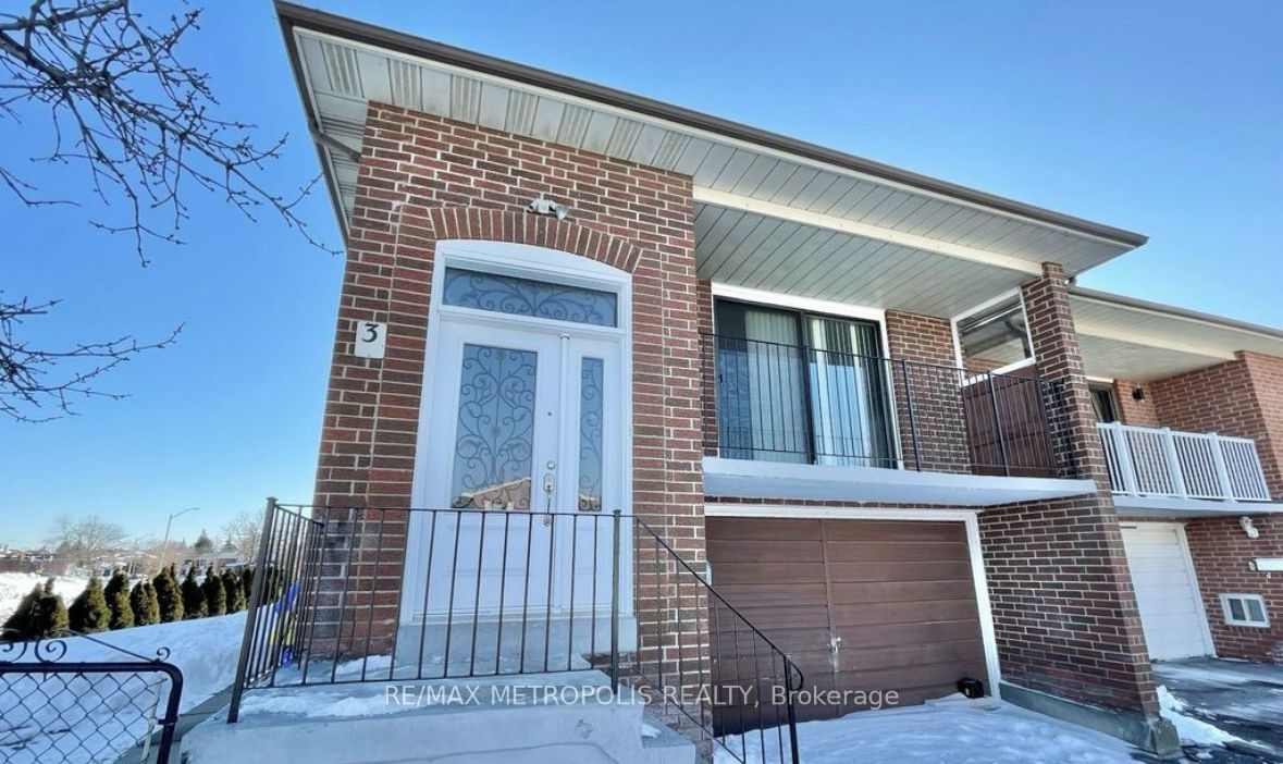 3 Prairie Dunes Place UPPER & LOWER