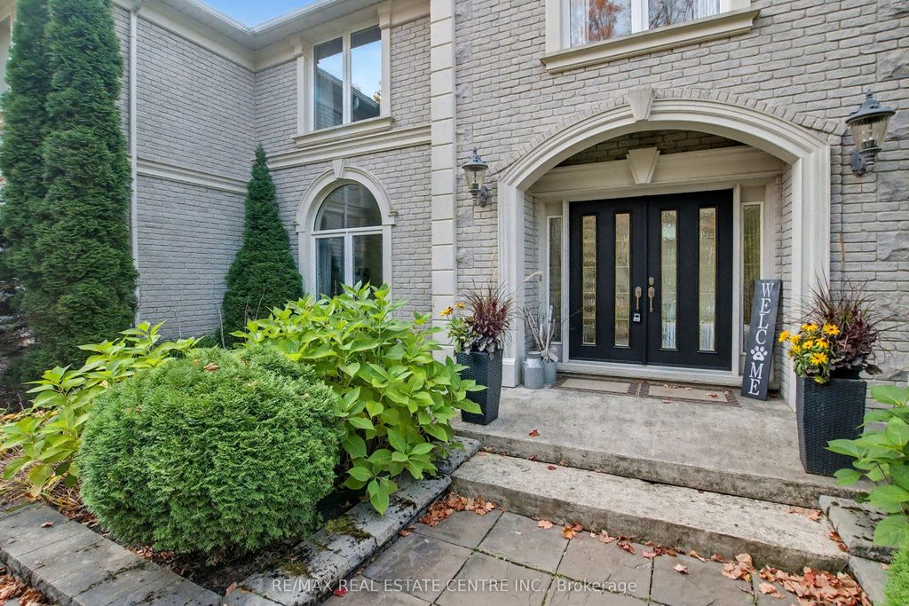 Photo of 4220 Ennisclare Drive, Milton, ON N0B 2K0 (MLS # W13088030)