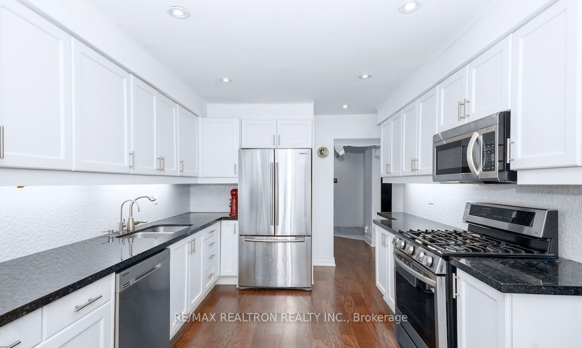 85 Glen Crescent Main Floor