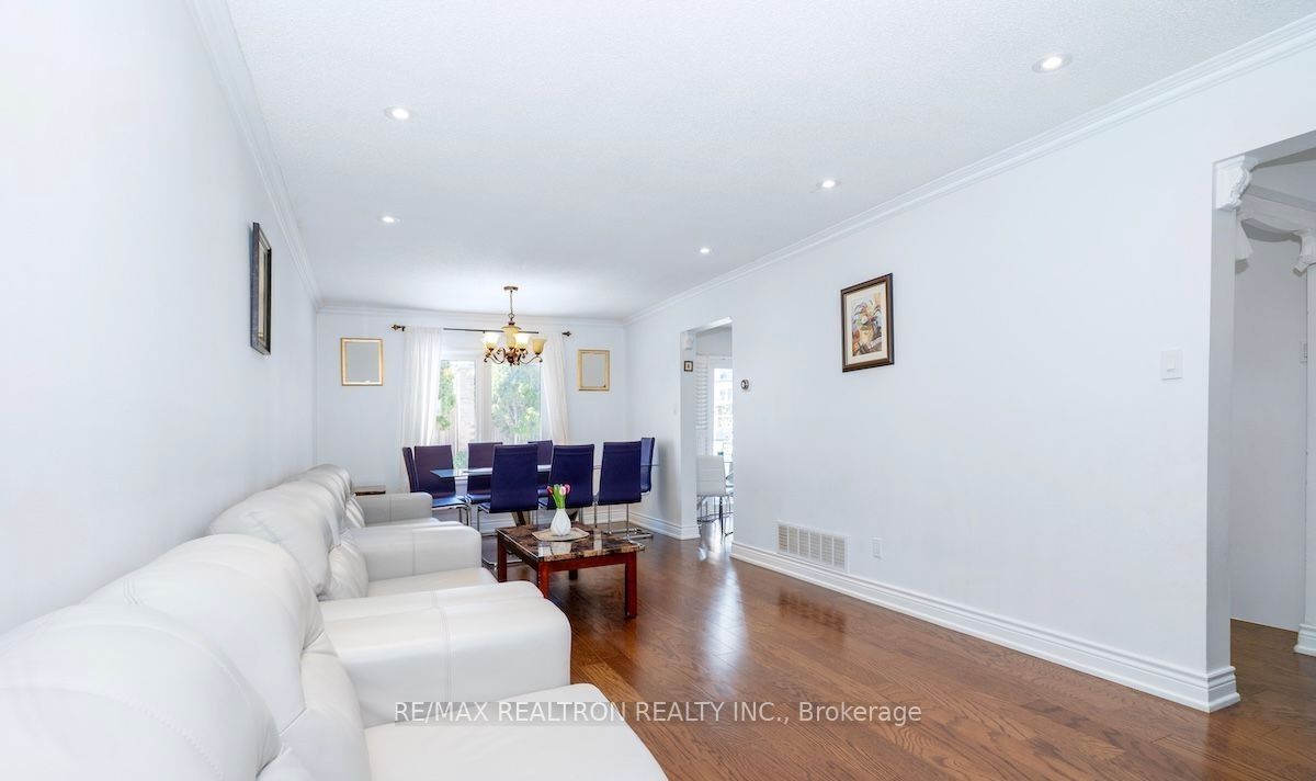 85 Glen Crescent Main Floor