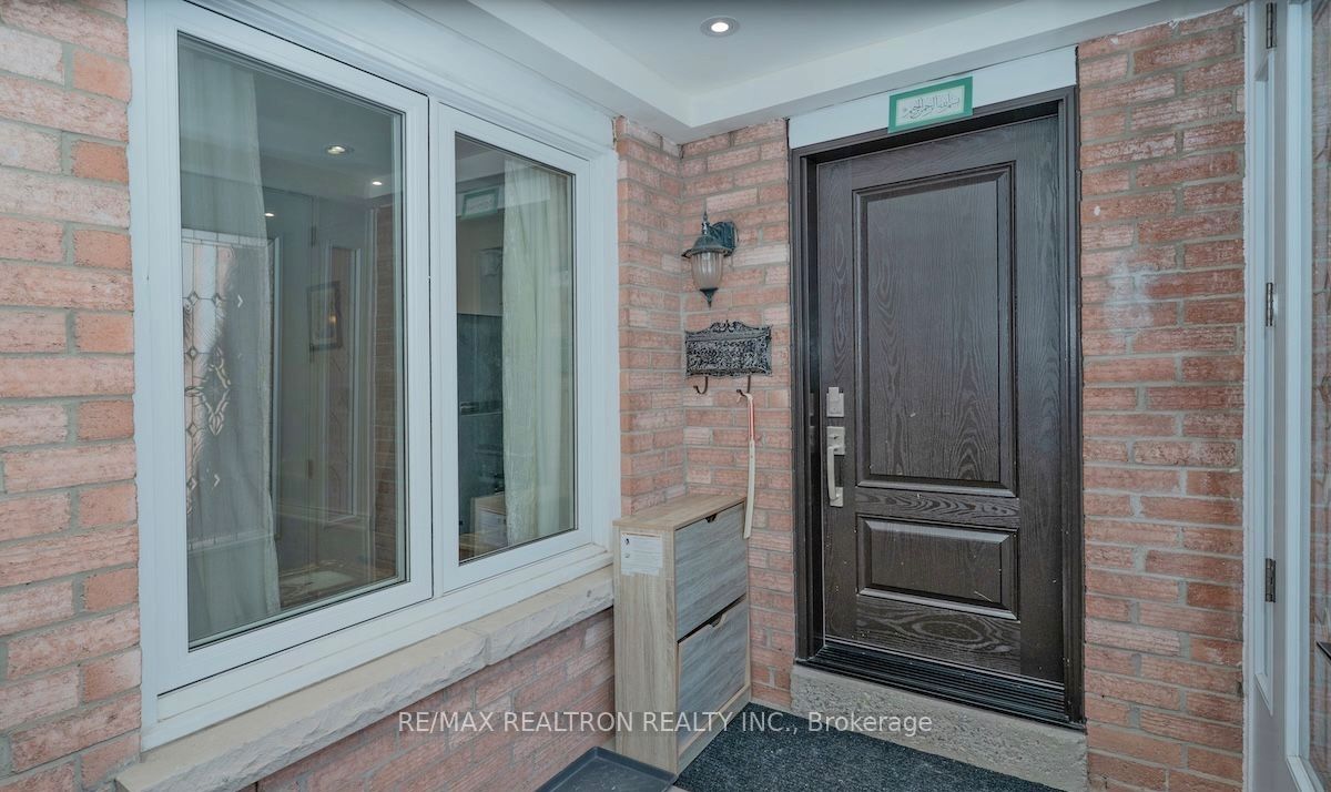 85 Glen Crescent Main Floor