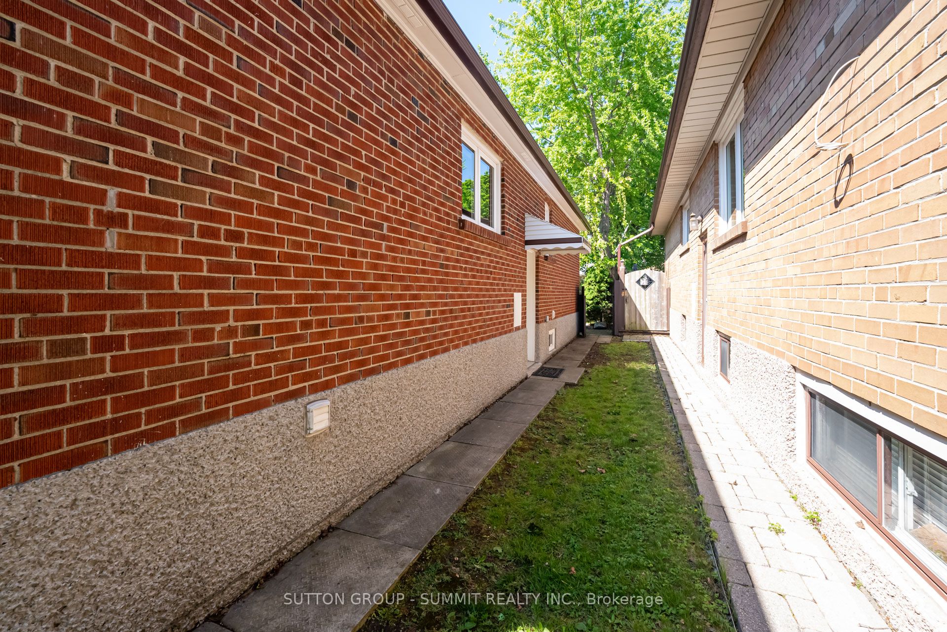 47 RAYSIDE Drive