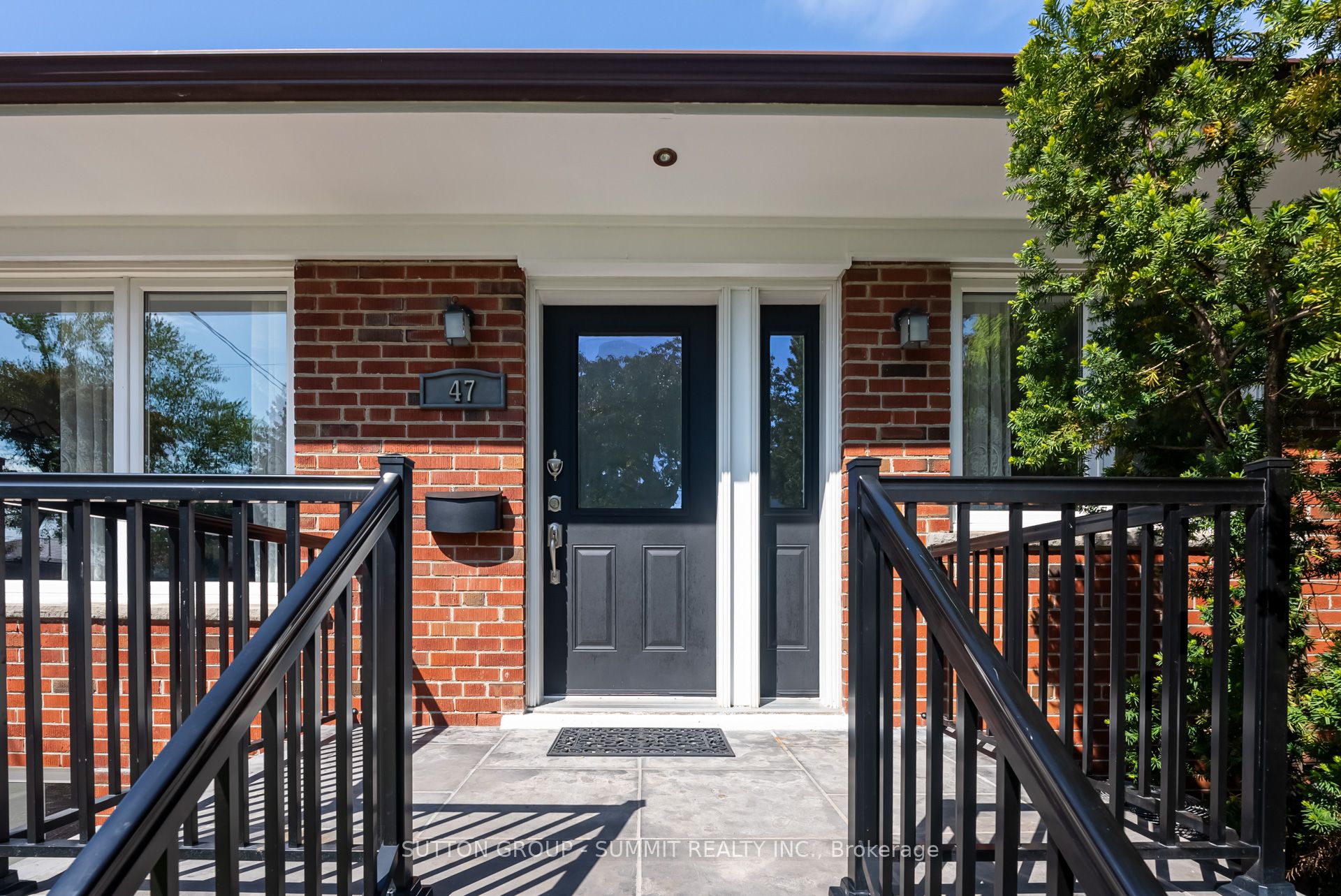 47 RAYSIDE Drive