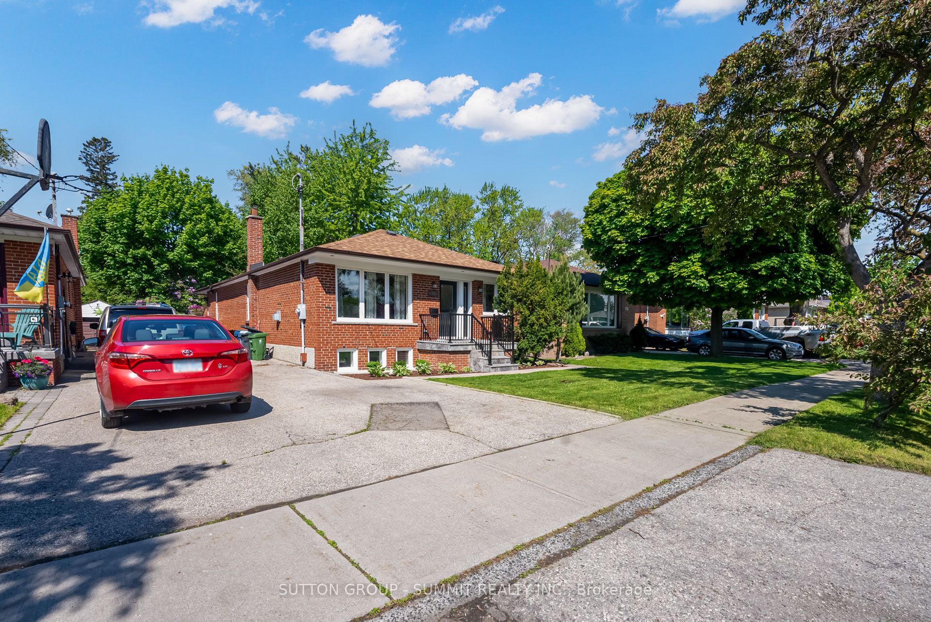 47 RAYSIDE Drive