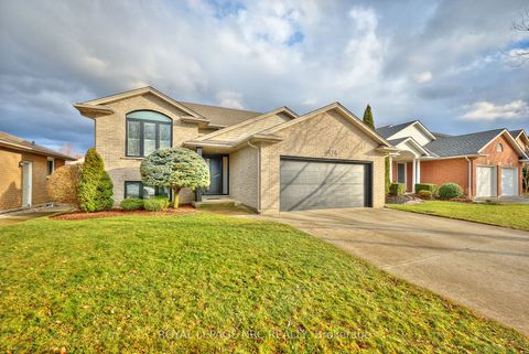 Photo of 4474 Francesco Avenue, Niagara Falls, ON L2H 3H4 (MLS # X12683618)