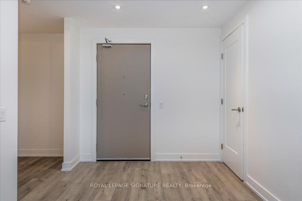 Photo of 185 Dunlop Street E #517, Barrie, ON L4M 0L7 (MLS # S12497010)