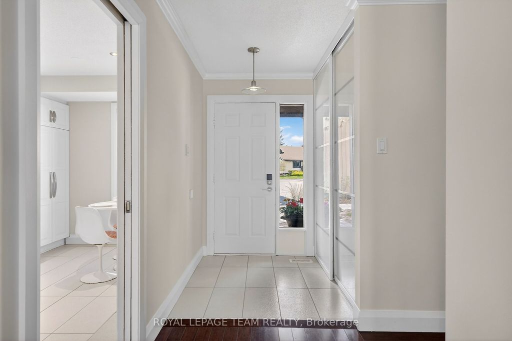 Photo of 10 Pebble Beach Court, Stittsville - Munster - Richmond, ON K2S 1B9 (MLS # X13125916)