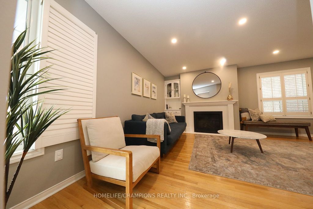 Photo of 6200 Maple Gate Circle, Mississauga, ON L5N 7A9 (MLS # W12778056)