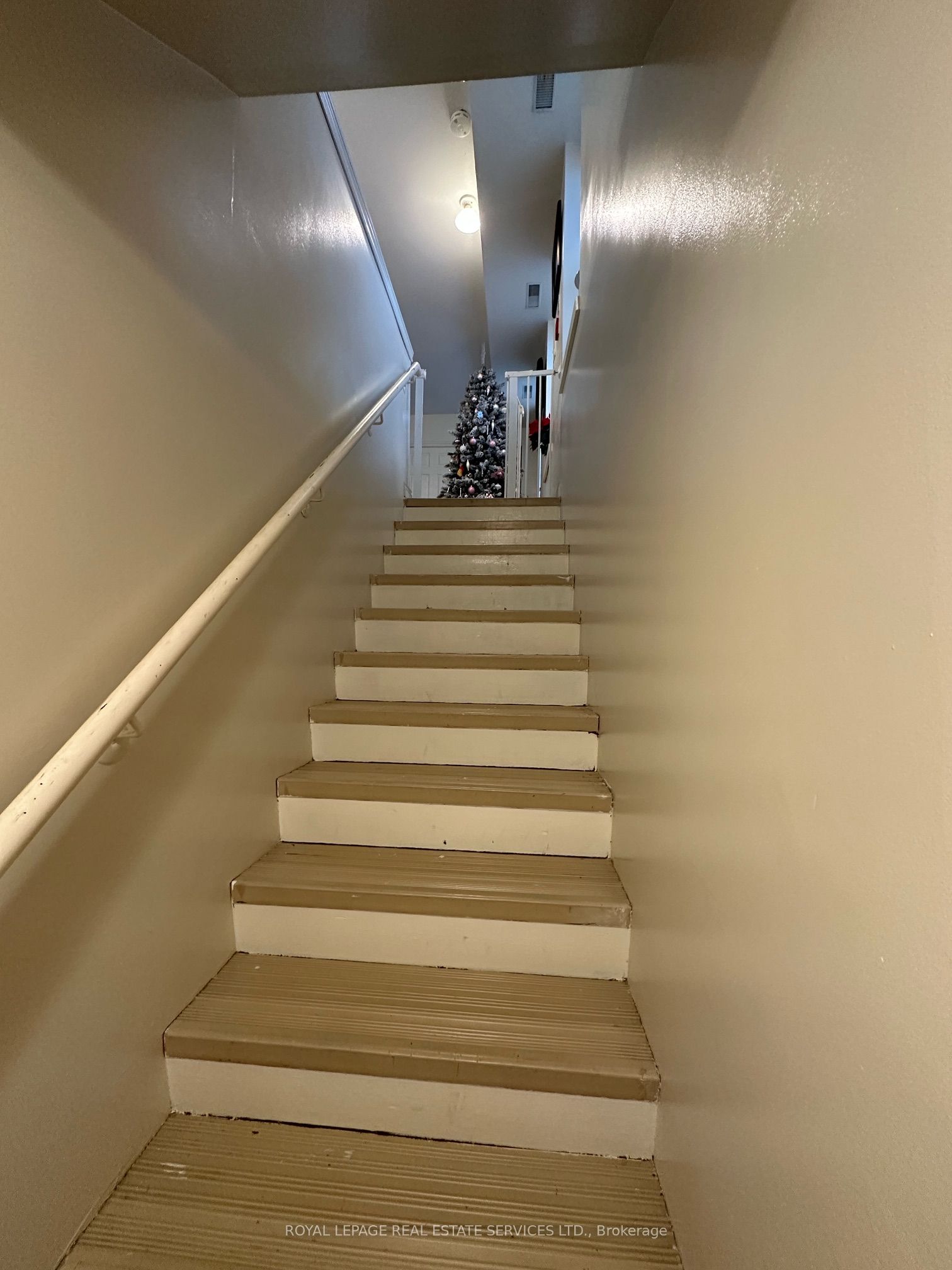 10055 Keele Street 205