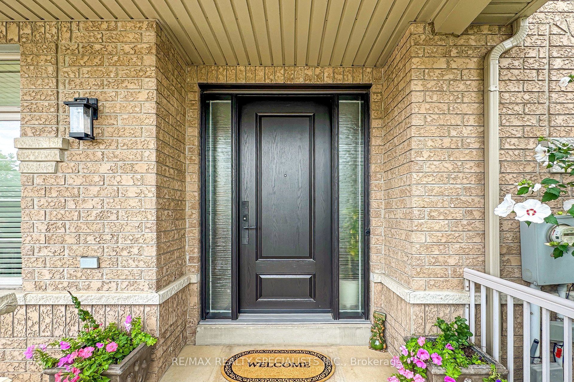 1239 Fox Crescent
