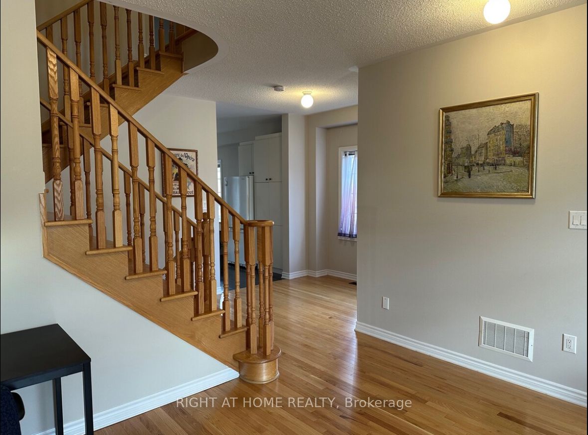 8777 Dufferin Street 23
