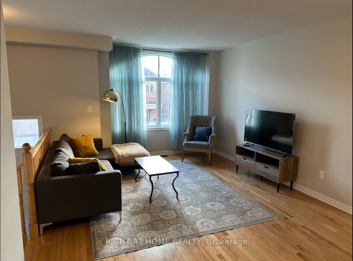 8777 Dufferin Street 23