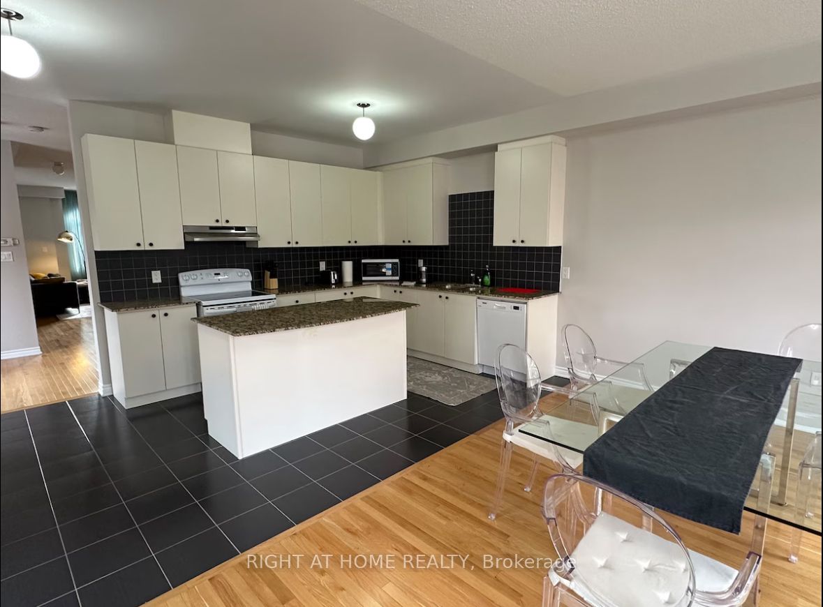 8777 Dufferin Street 23