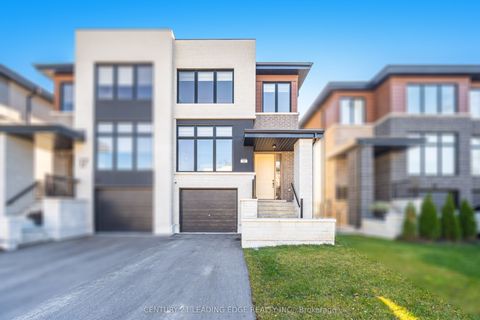 15 Direzze Court Richmond Hill ON L4C 5T8