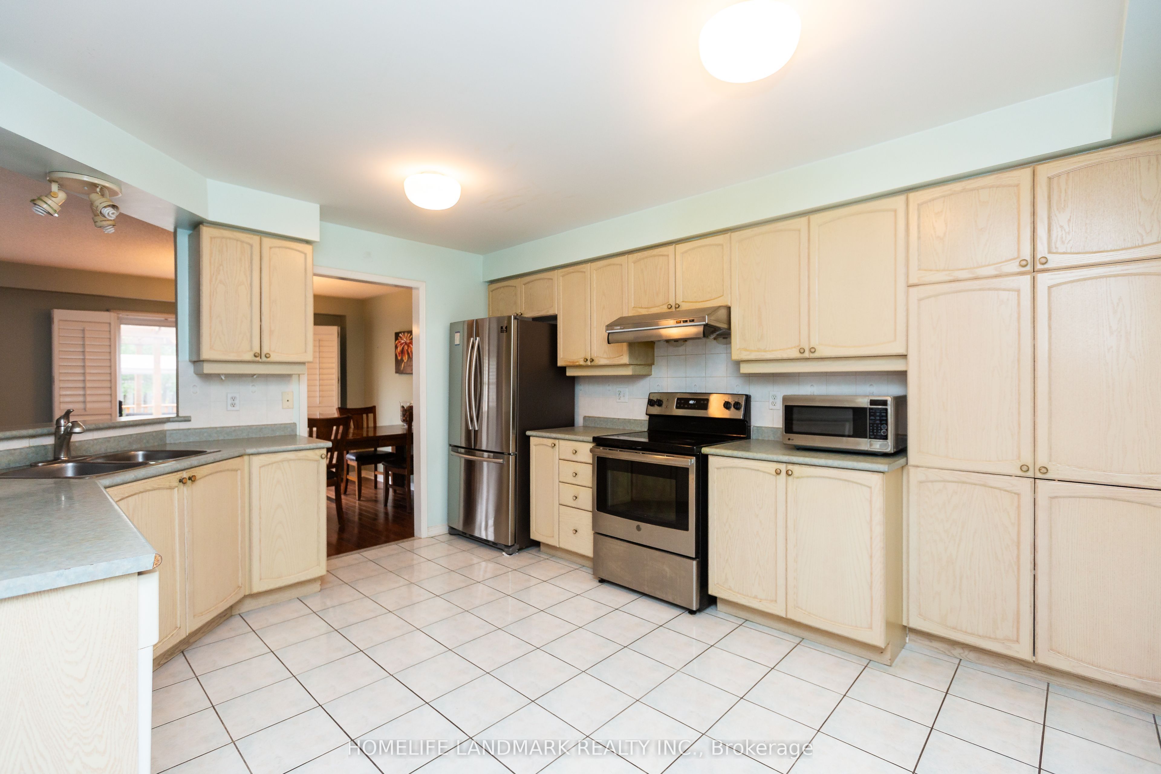 5722 Greensboro Drive