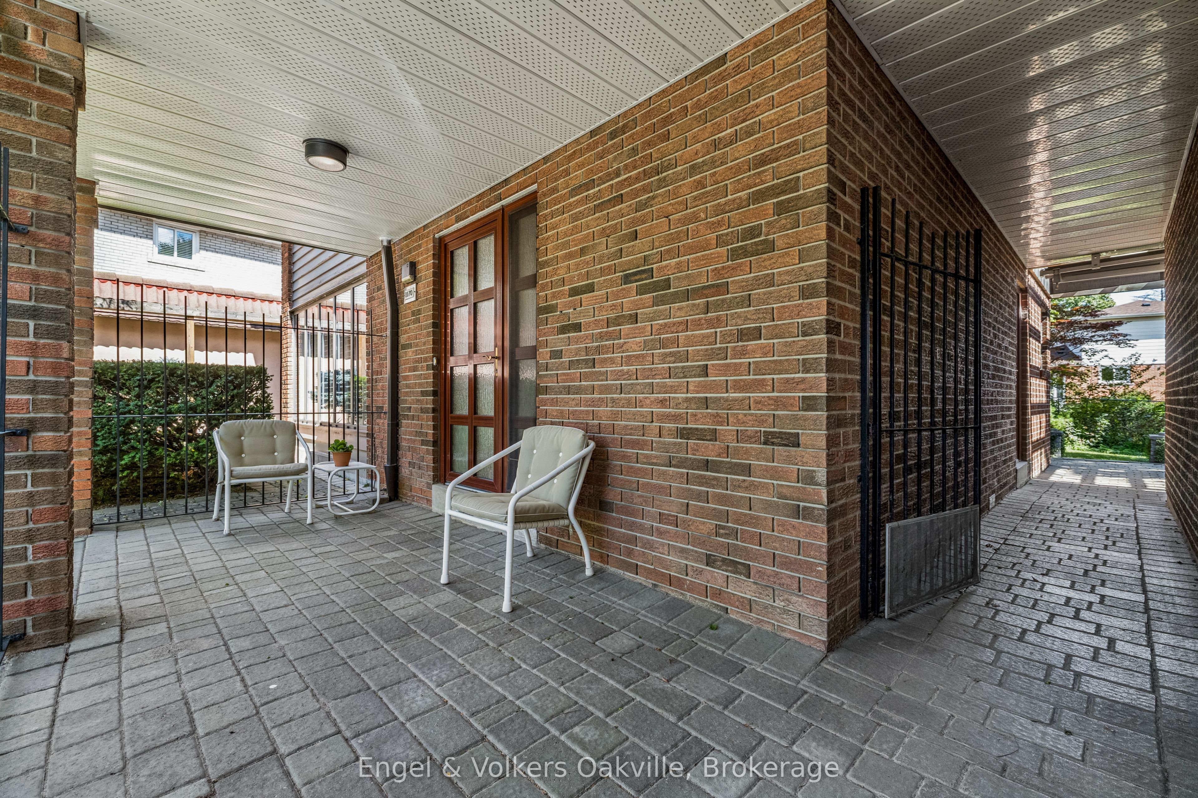 1170 Conyers Crescent