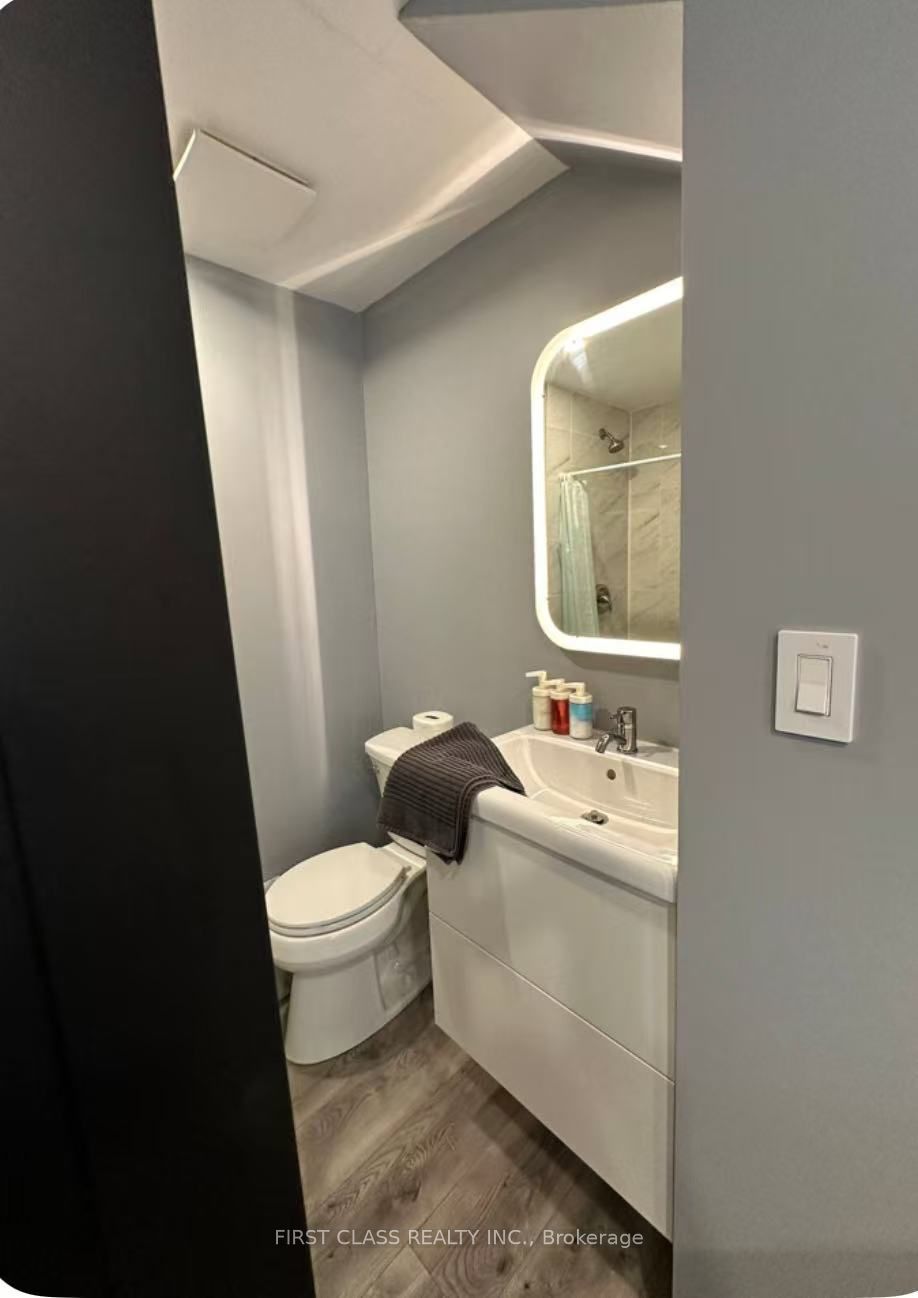 76 Macdonald Street room on 2nd flr