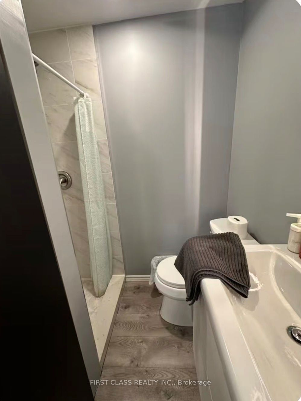 76 Macdonald Street room on 2nd flr