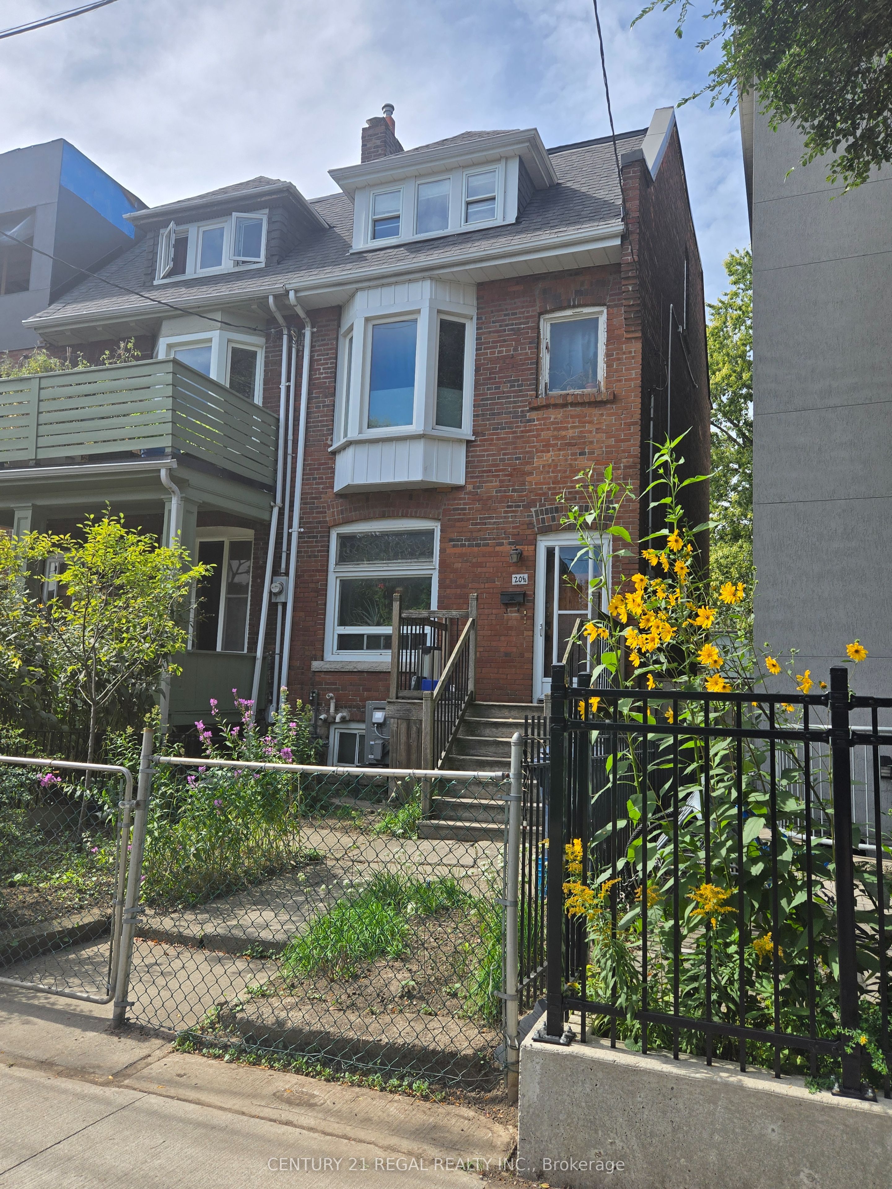 201/2 O'hara Avenue NE