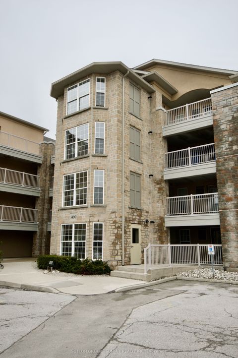 1490 Bishops Gate 407 Oakville ON L6M 4N3