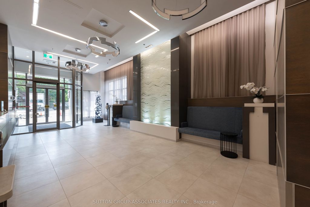 Photo of 530 St. Clair Avenue W #1502, Toronto, ON M6C 0A2 (MLS # C12409762)