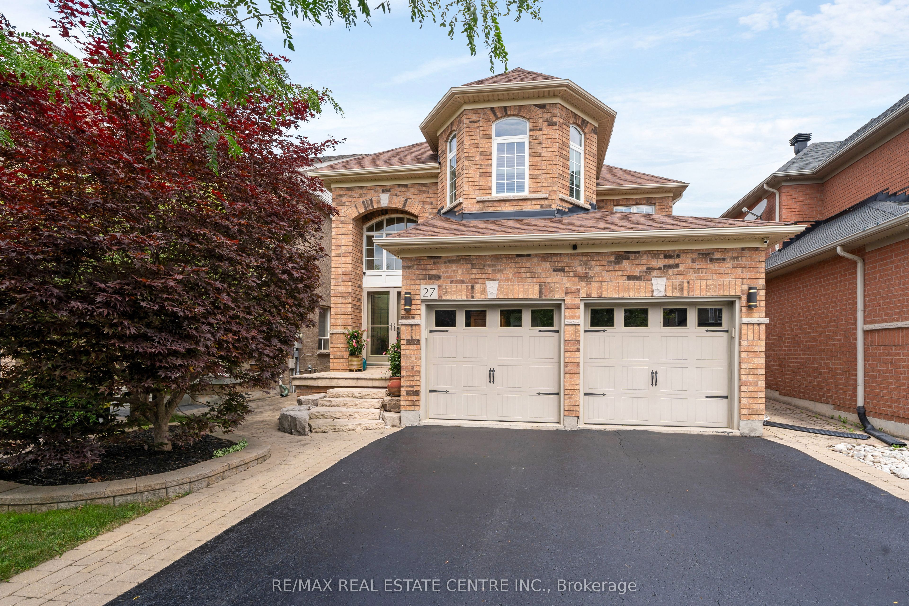 Photo 1 of 42 — 27 Milfoil Street, Halton Hills, ON L7G 6M5