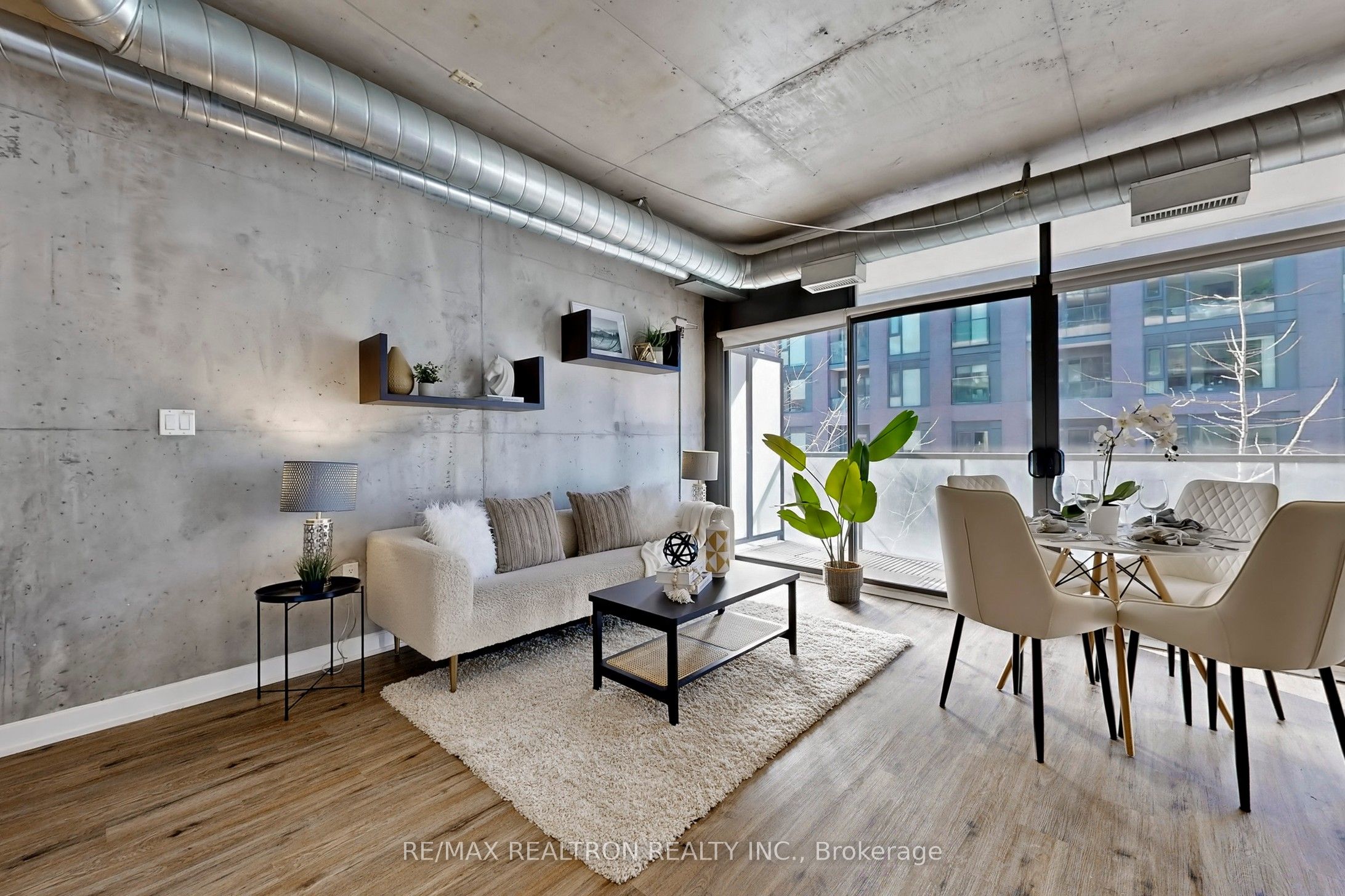 533 Richmond Street W 408