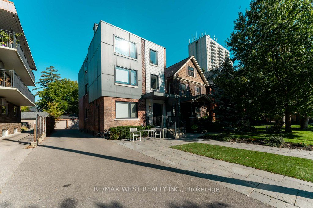 167 Quebec Avenue