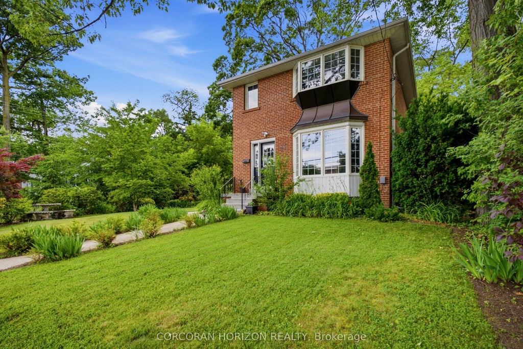 Photo of 77 Mineola Road E, Mississauga, ON L5G 2E6 (MLS # W14030748)