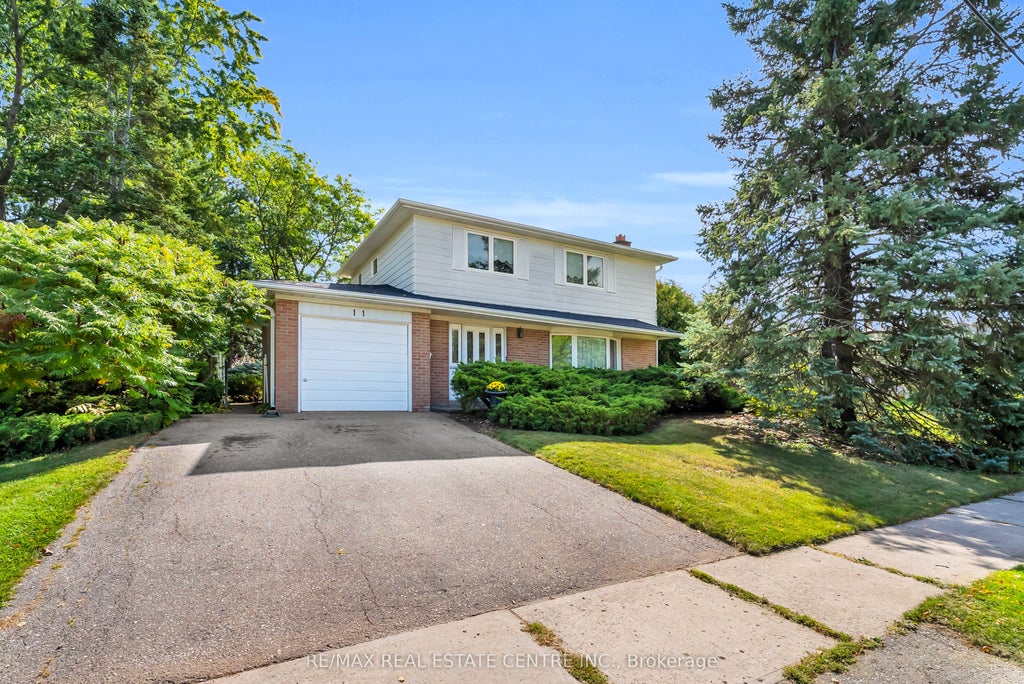 Photo of 11 Dawson Crescent, Halton Hills, ON L7G 1H3 (MLS # W14033744)