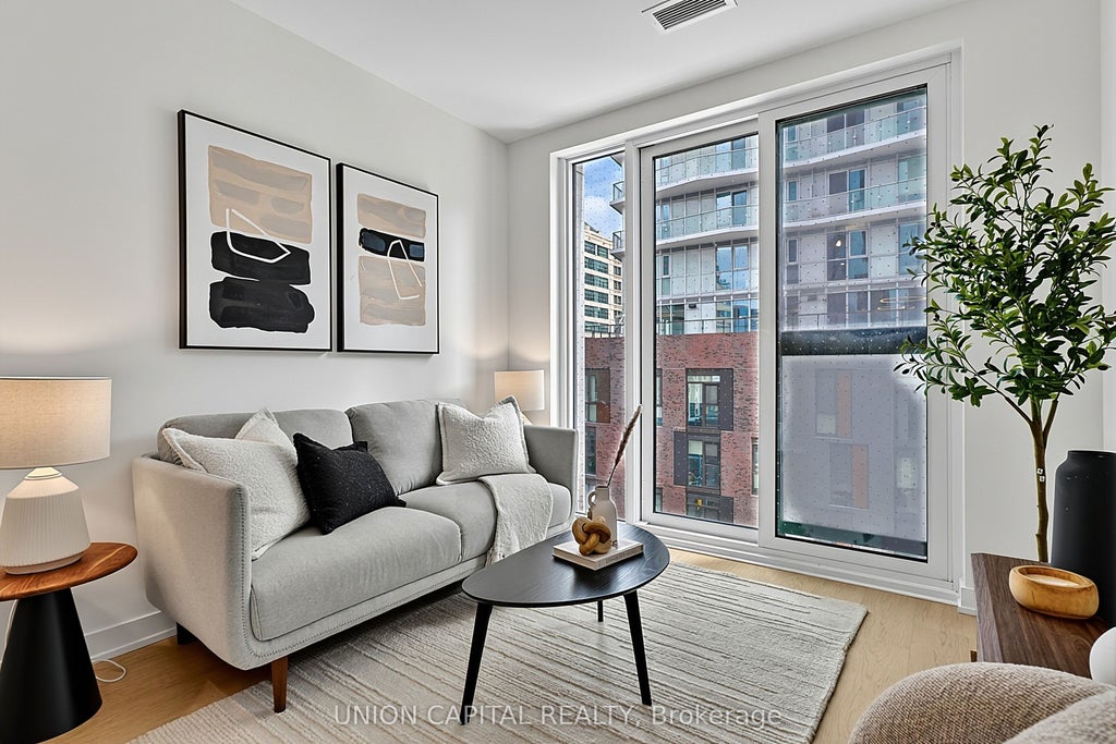 Photo of 252 Church Street #507, Toronto, ON M5B 0E6 (MLS # C13573282)