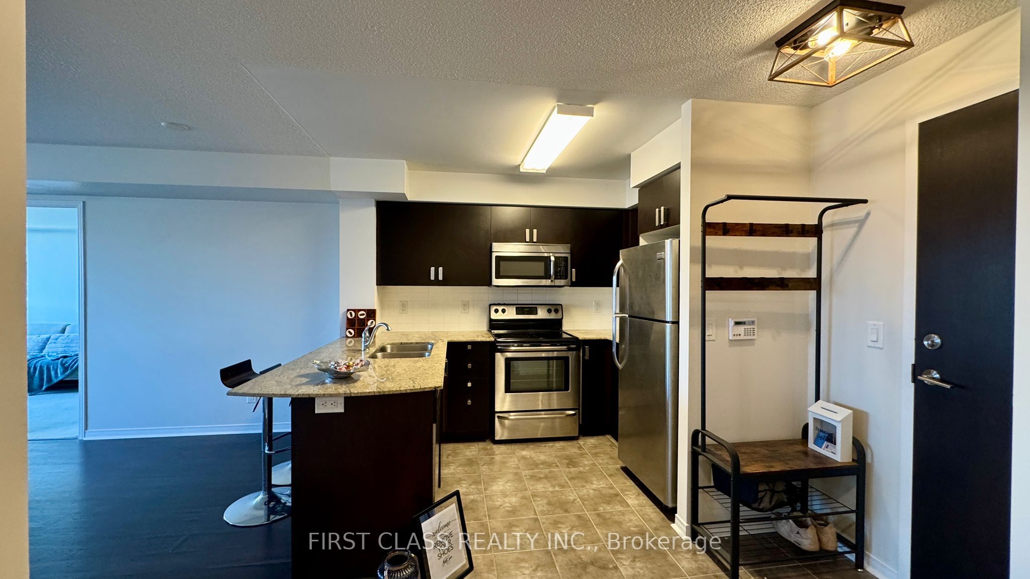 73 King William Crescent 302