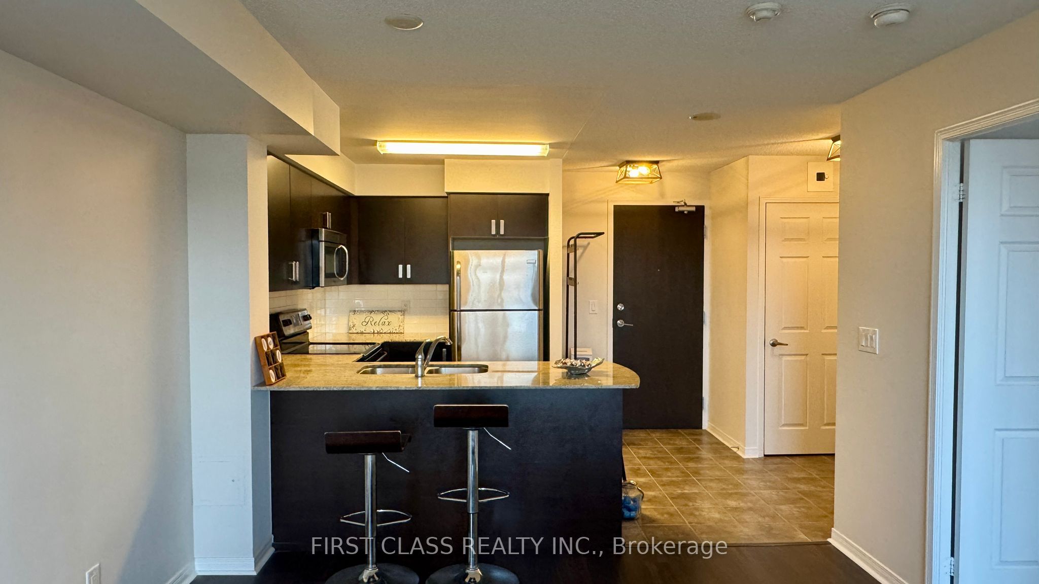 73 King William Crescent 302