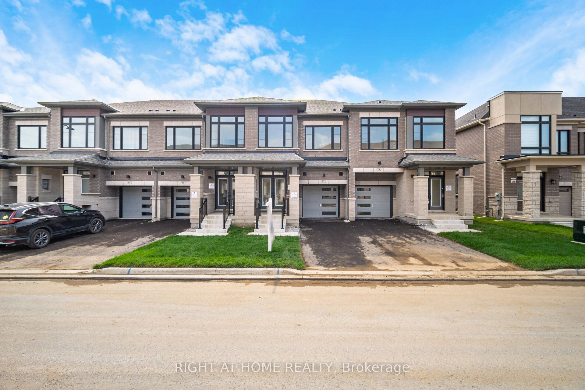 77 Singhampton Road