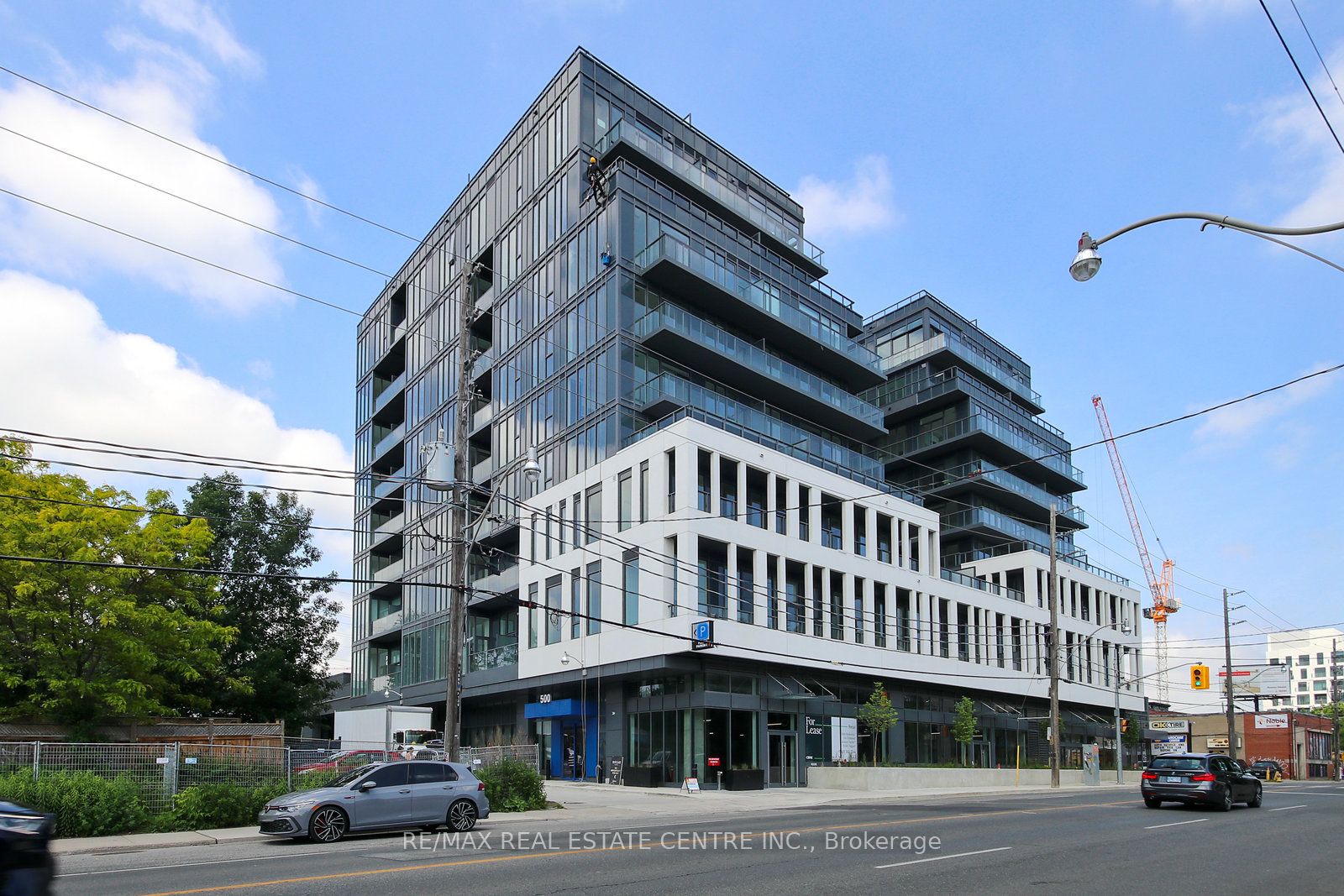 500 Dupont Street 810