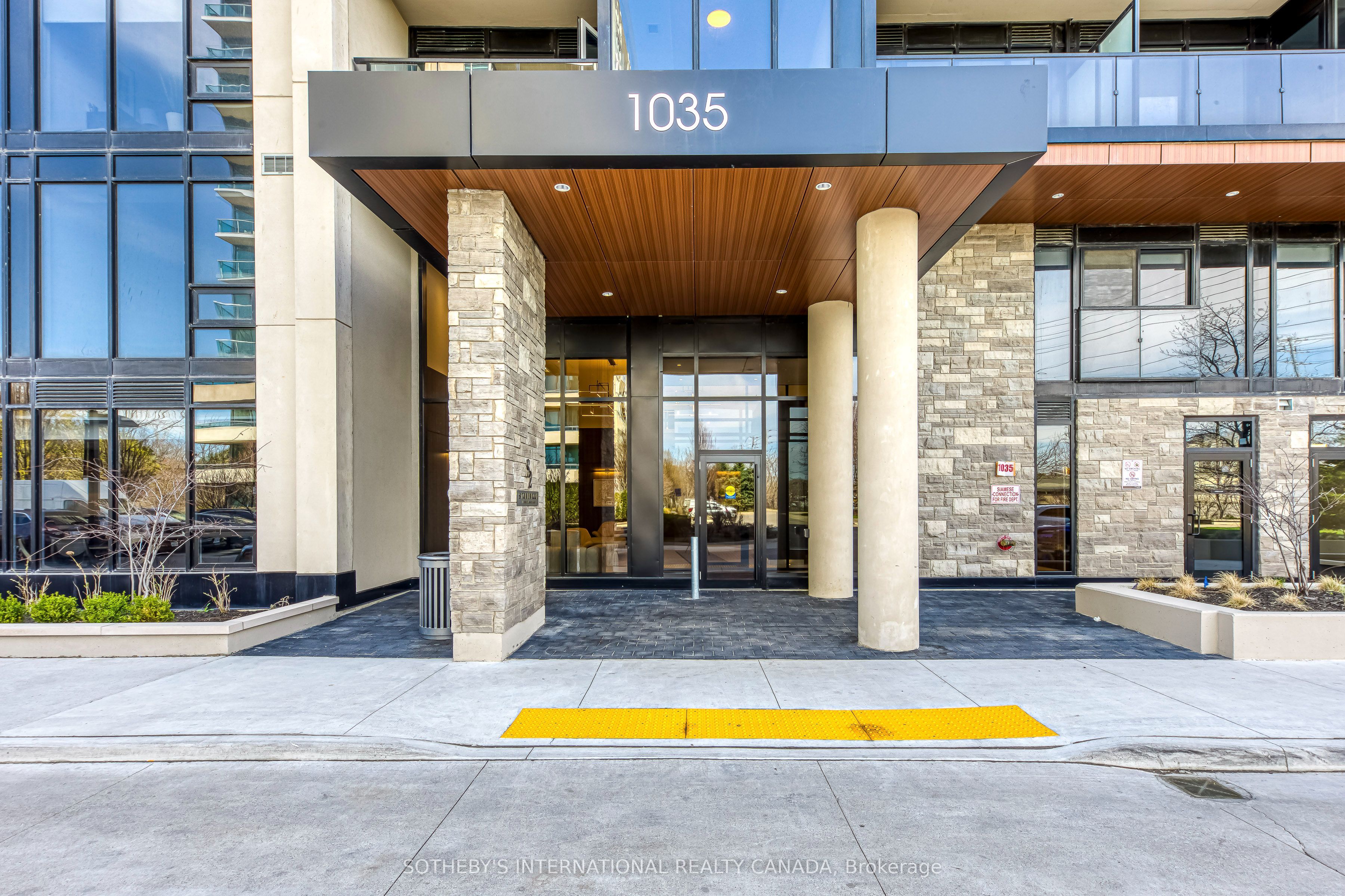 1035 Southdown Road 212