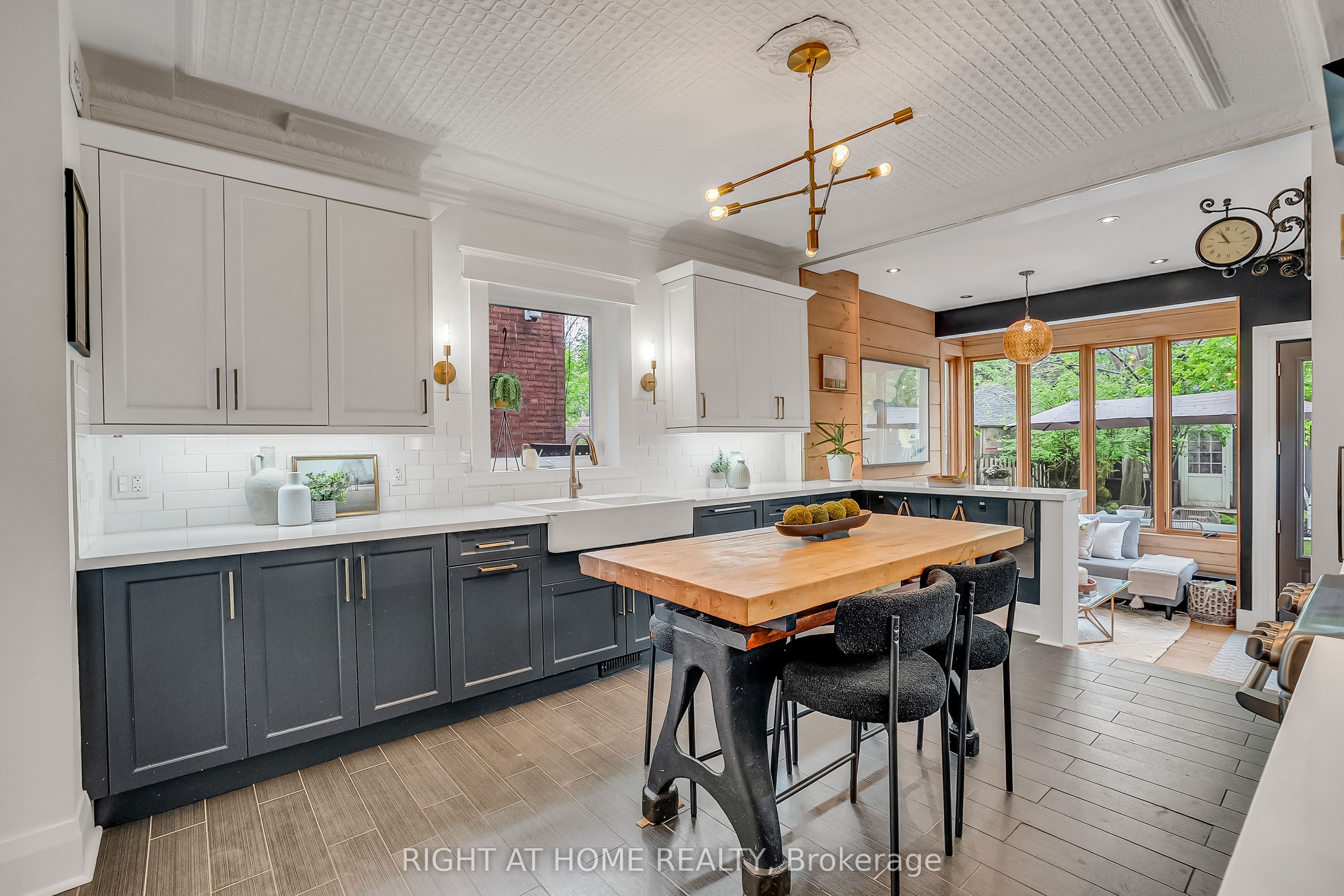 118 Lansdowne Avenue