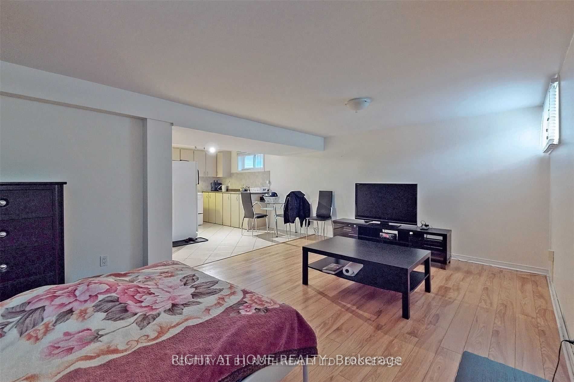 1658 Corkstone Glade