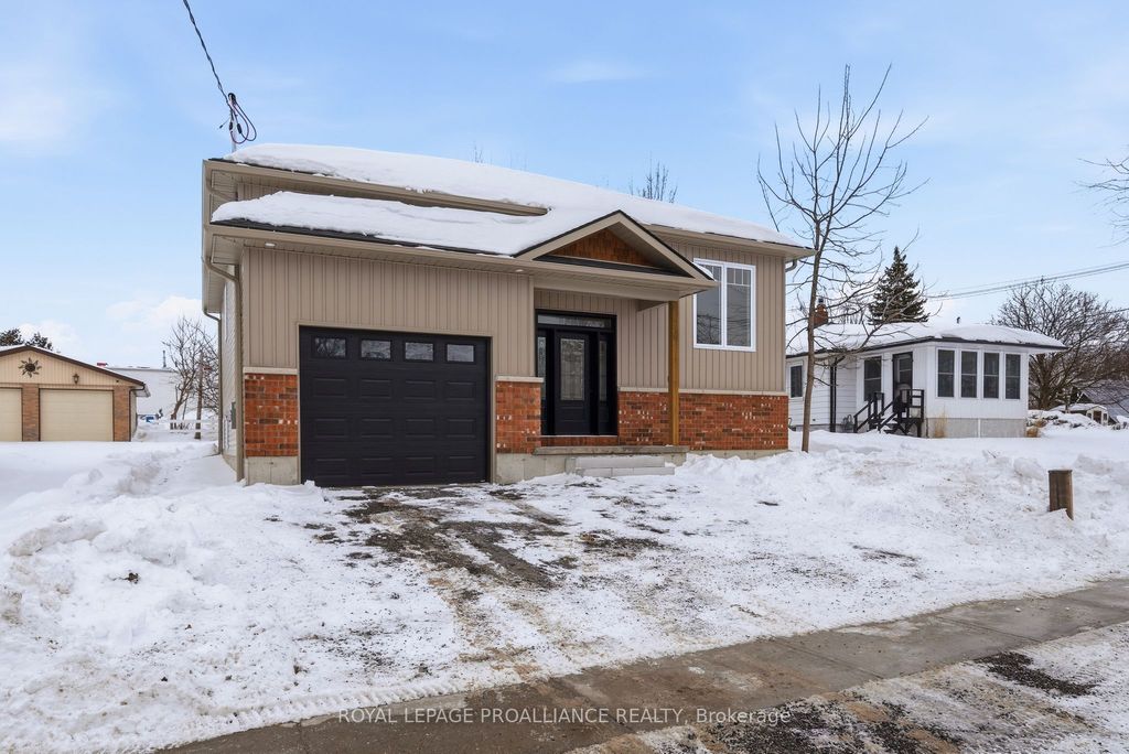 Photo of 152 Bay Street, Quinte West, ON K8V 1H8 (MLS # X12786634)