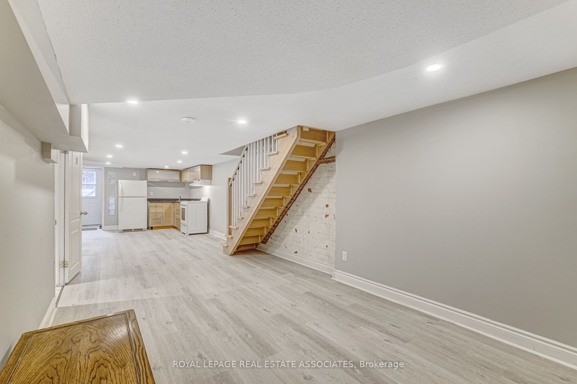 274 Ossington Avenue 3