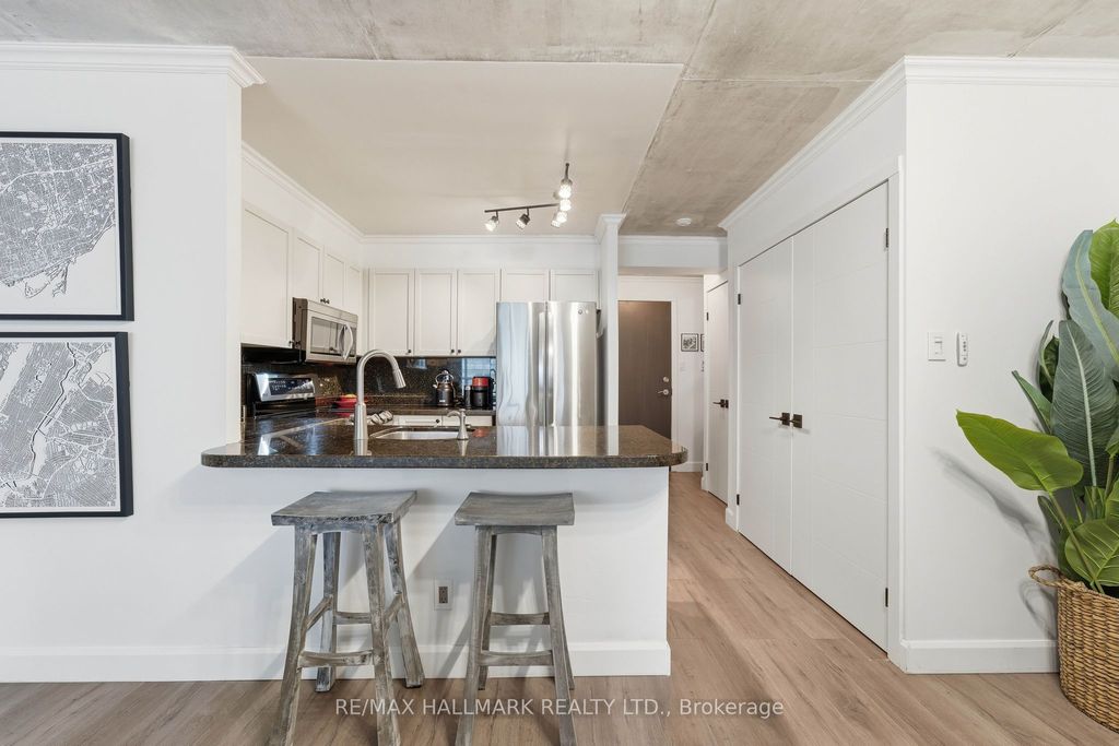 Photo of 600 Queens Quay W #705, Toronto, ON M5V 3M3 (MLS # C12994352)