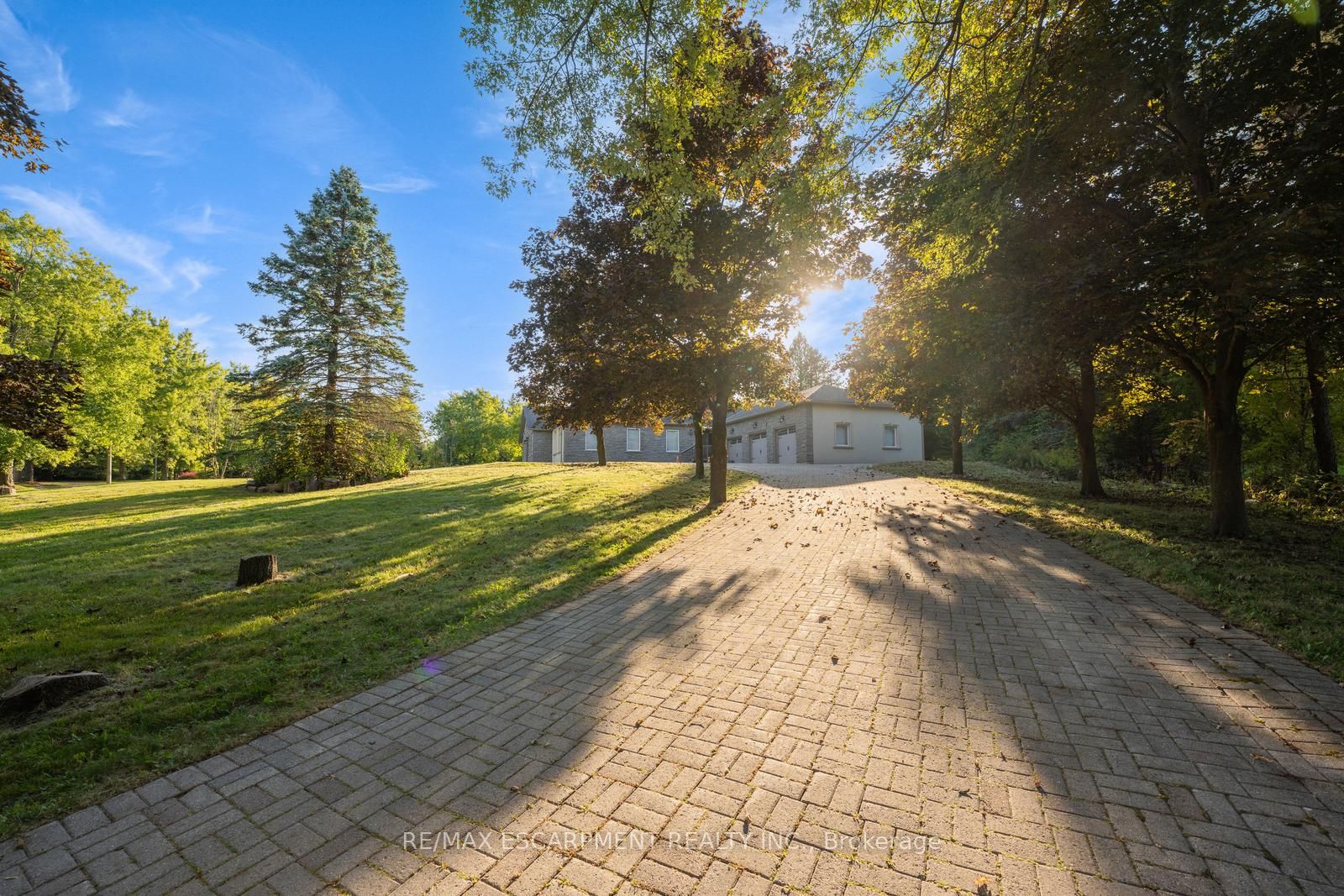 8 Ridgewood Drive