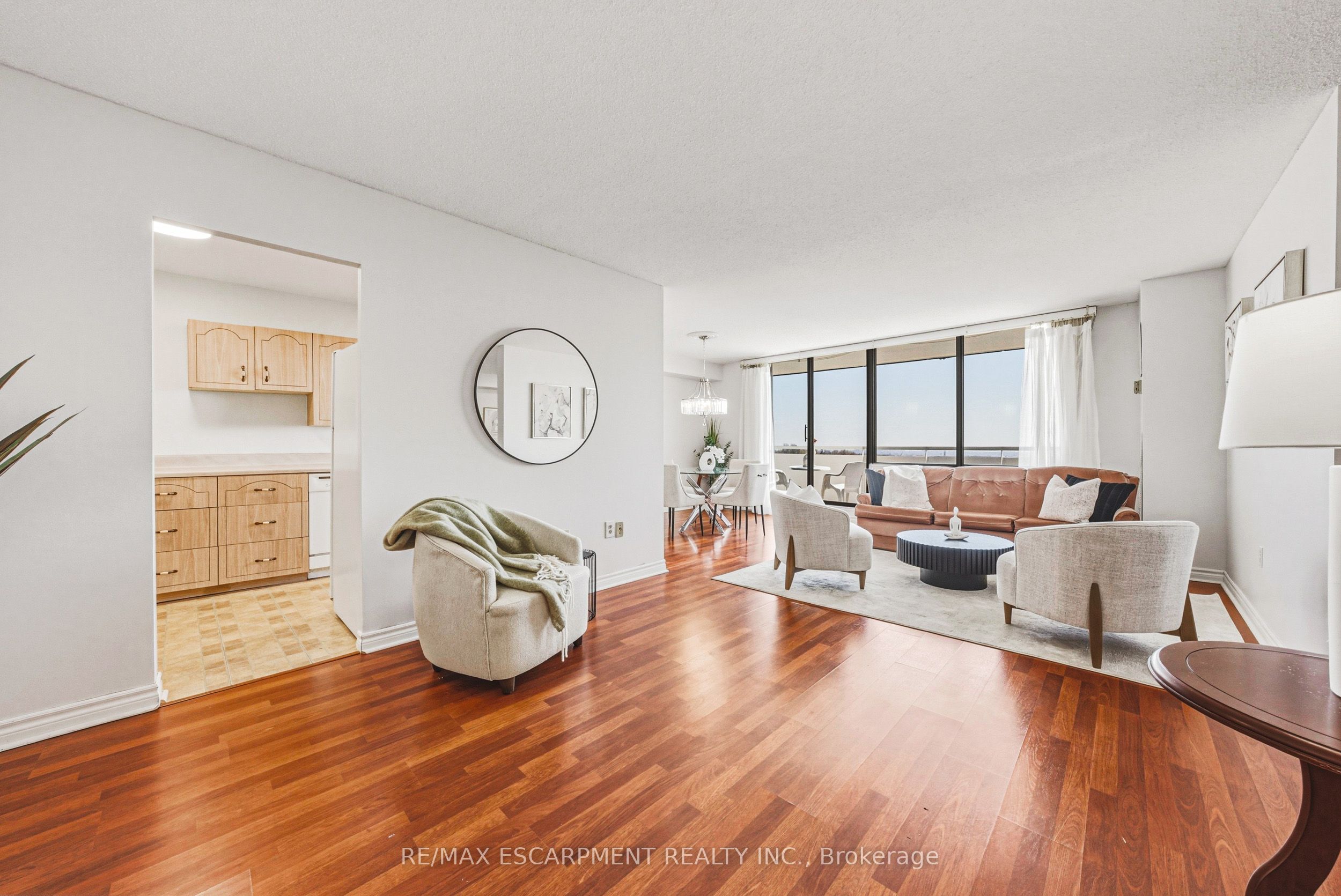 2055 UPPER MIDDLE Road 705