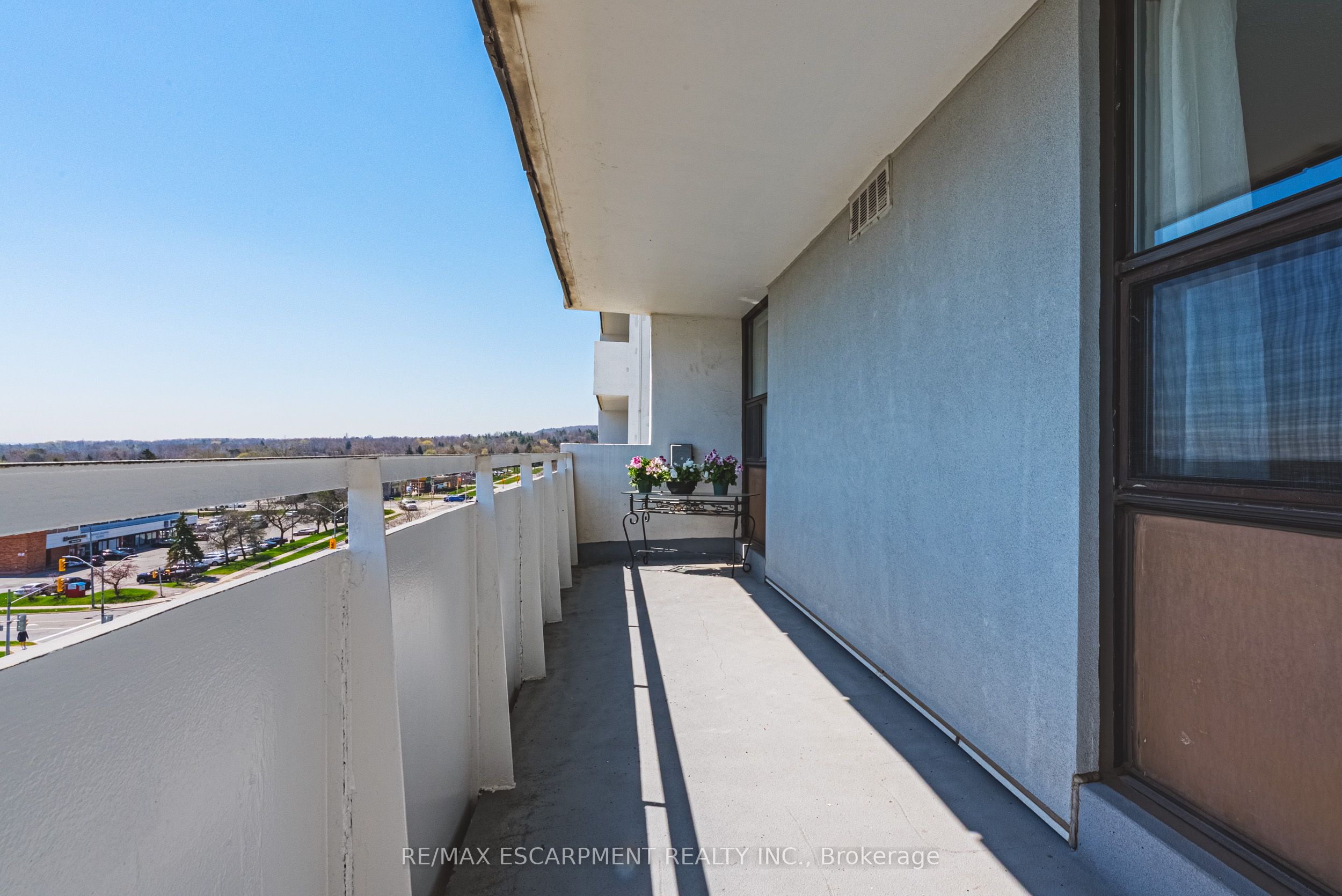 2055 UPPER MIDDLE Road 705