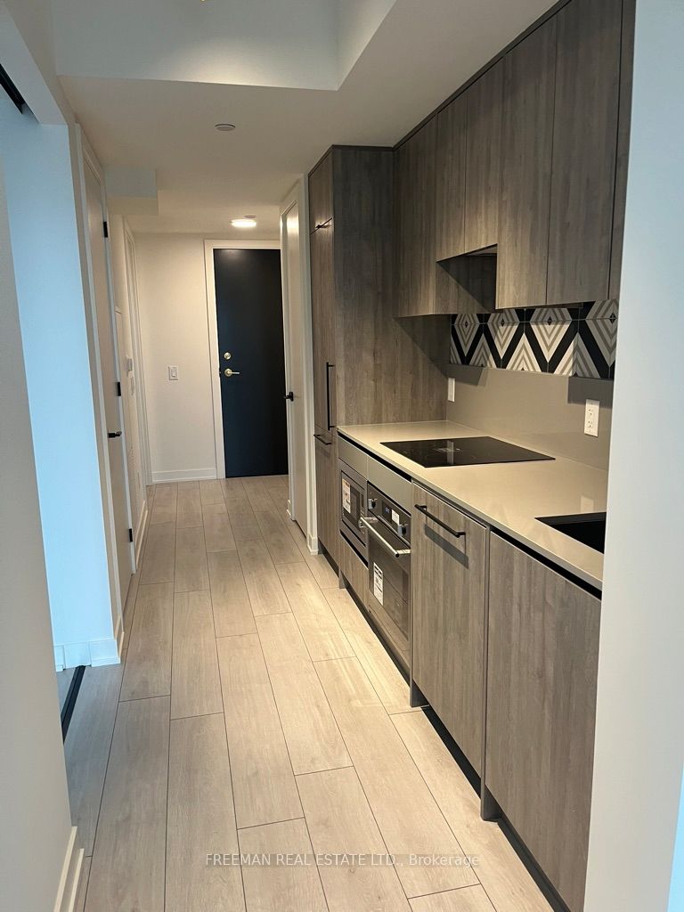 5 Lakeview Avenue 406