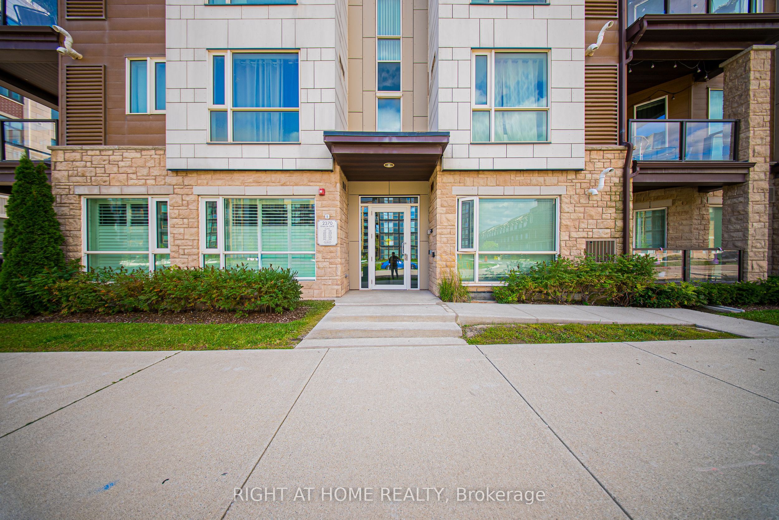 2370 Khalsa Gate 311
