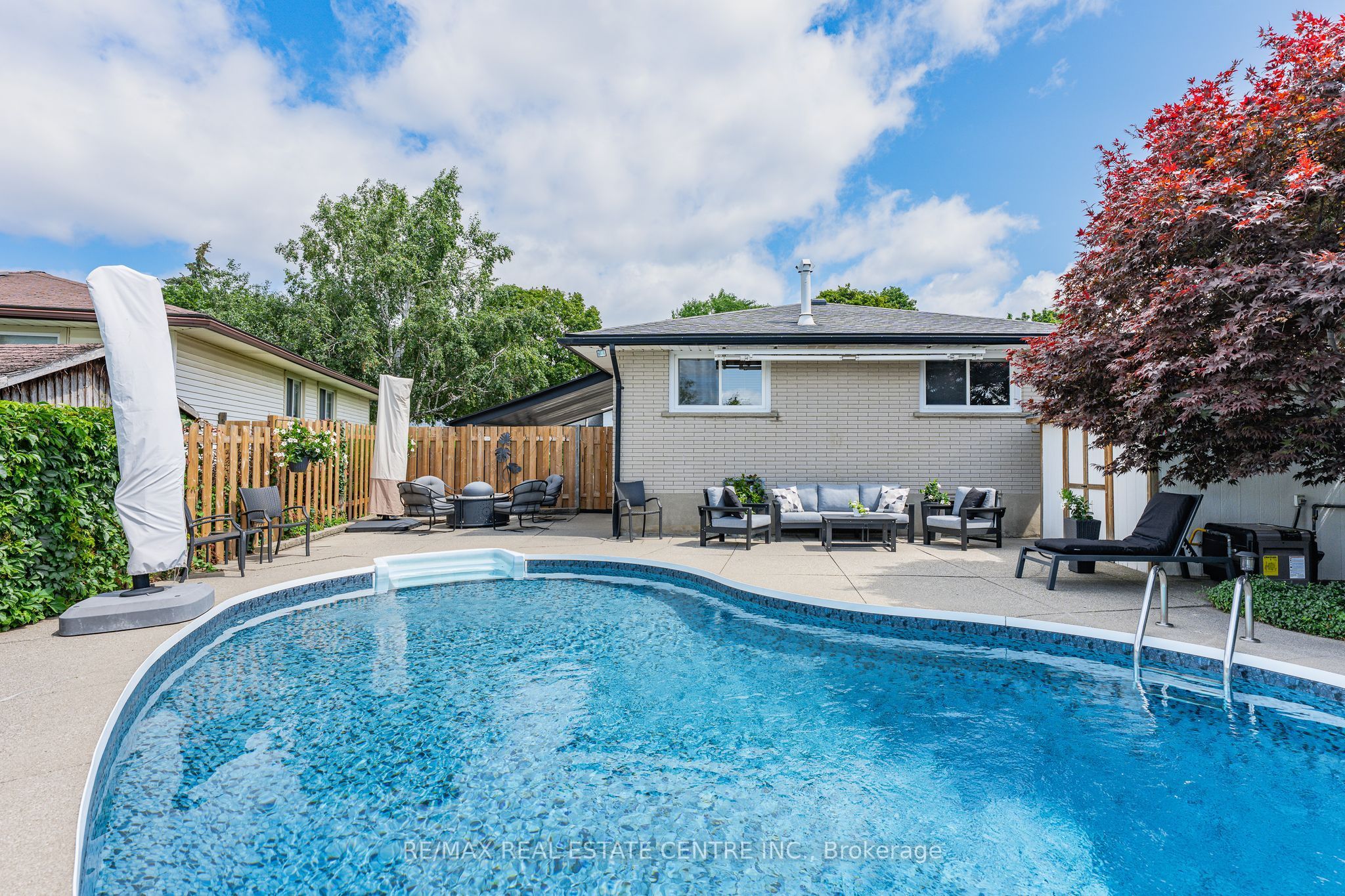 107 Laurentian Drive