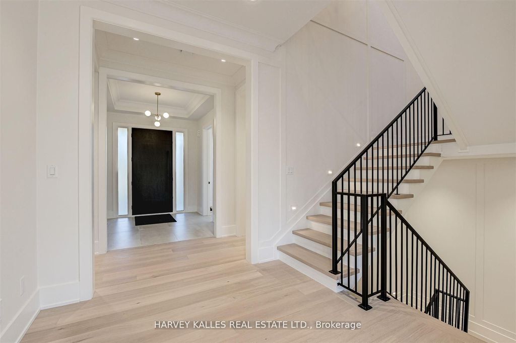 Photo of 15 Drury Lane, Toronto, ON M9P 1P8 (MLS # W12346963)