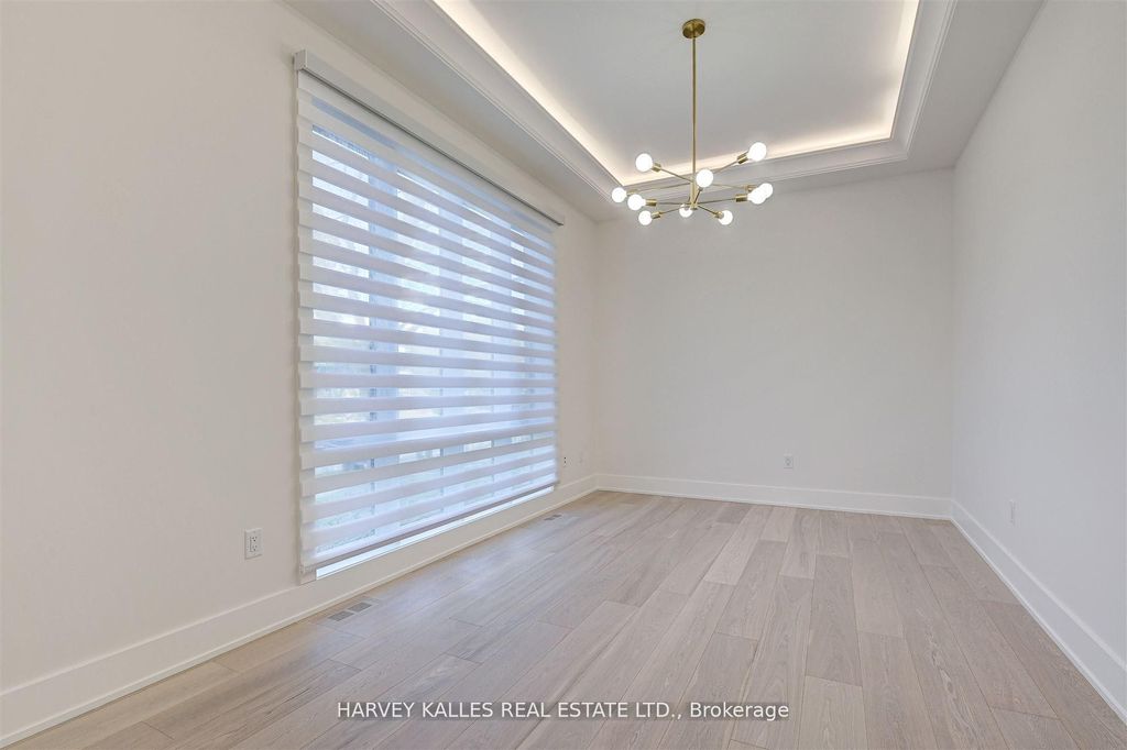 Photo of 15 Drury Lane, Toronto, ON M9P 1P8 (MLS # W12346963)