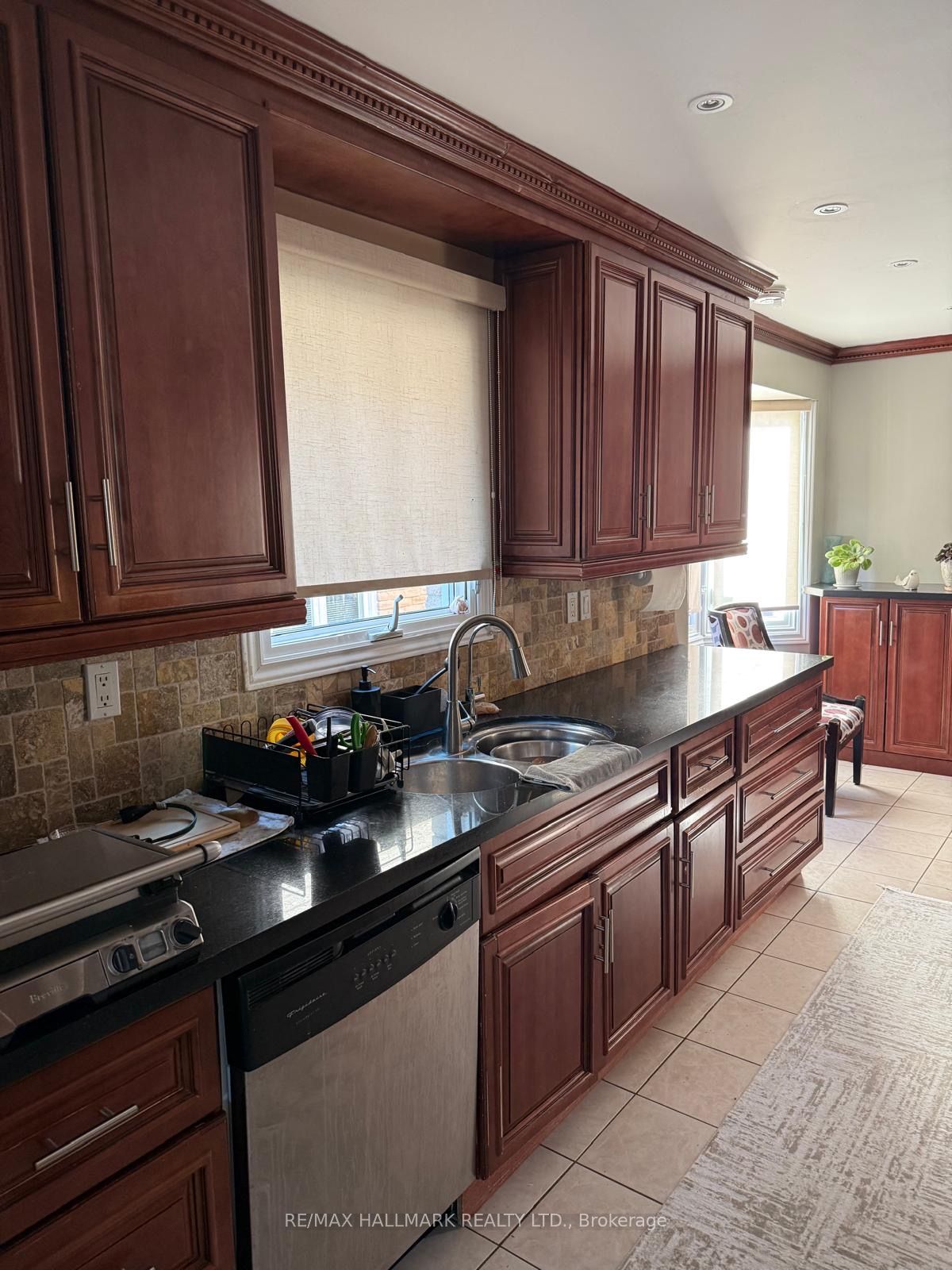 2793 Quill Crescent MAIN FLOOR